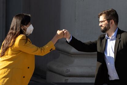 El presidente de Chile, Gabriel Boric, y la ministra de Interior y Seguridad Pública, Izkia Siches, en marzo.