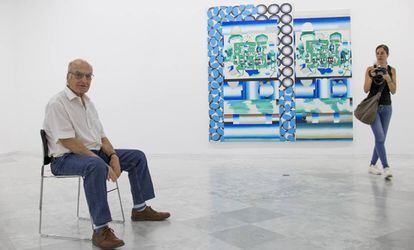 Luis Gordillo, en Sevilla ante 'Perspectiva por adherencia'.