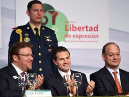 Edgar Pereda, Enrique Pe&ntilde;a Nieto y Javier Tejeda, en un evento de la CIRT.