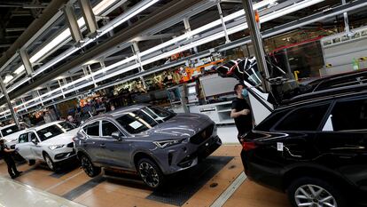 Línea de ensamblaje del Cupra Formentor en la planta de Seat Martorell.