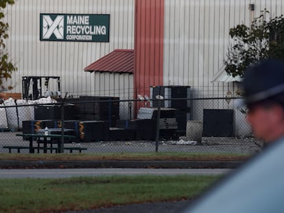 La planta de reciclaje en la que los agentes hallaron el cadáver de Card el viernes por la noche. La imagen es de este sábado al amanecer.