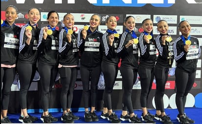 El equipo de natación artística de México, durante la Copa del Mundo en Egipto.