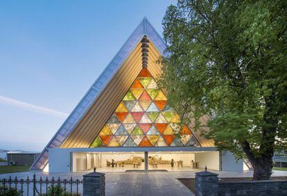 Catedral anglicana de Christchurch construida en Nueva Zelanda por Shigeru, Ban