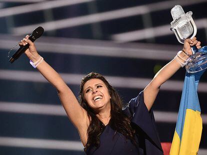 Jamala, representante de Ucrania, celebrando su triunfo.