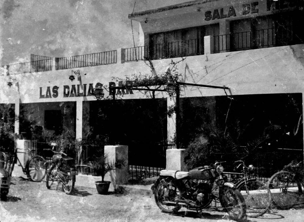 Bar Las Dalias, obert des del 1954 a Santa Eulària des Riu (Eivissa).