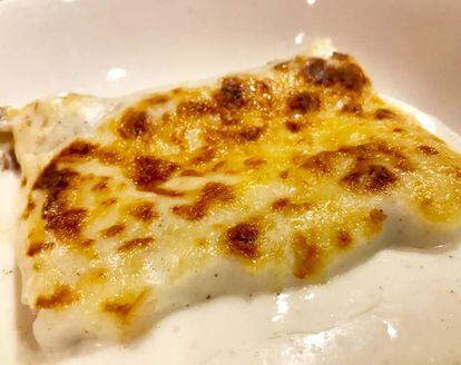CANELONES DE GALLINA / CAPEL