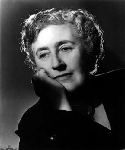 La escritora inglesa Agatha Christie