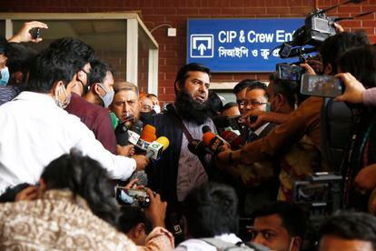 The captain of the Bangladeshi ship Banglar Samriddhi speaks to the media upon his return to the country on March 9, after the attack suffered on the ship. 