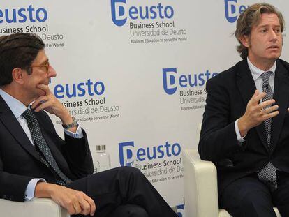 El presidente de Bankia, José Ignacio Goirigolzarri, junto al ensayista y director de la Fundación Juan March, Javier Gomá.