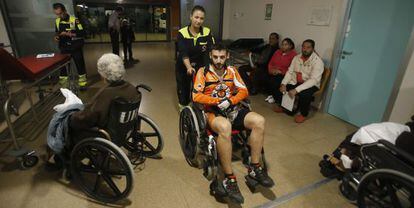 Pacientes de C&oacute;rdoba, en las urgencias del hospital Reina Sof&iacute;a.