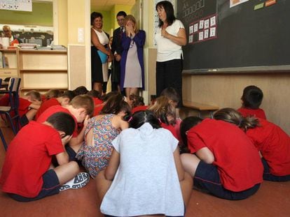 Cristina Cifuentes en la inauguración del curso en un colegio bilingüe.