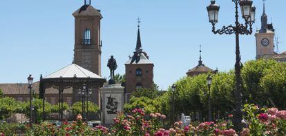 Torre de Santa María la Mayor de Alcalá de Henares, donde fue bautizado Cervantes y que fue destruida.