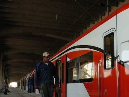 Instalaciones de una l&iacute;nea suburbana desarrollada por CAF en M&eacute;xico.