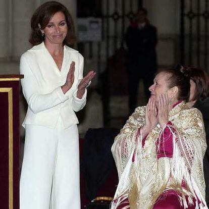 Ana Belén y la bailaora Matilde Coral en la entrega ayer de las Medallas de Oro de Bellas Artes