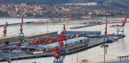 Vista del puerto de Bilbao. 