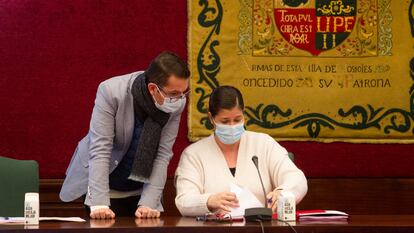 Noelia Posse, durante un pleno del Ayuntamiento de Móstoles, en diciembre de 2021.