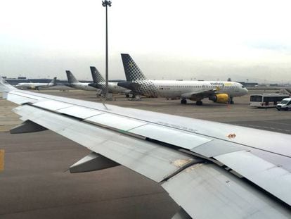 Aviones de la compañía Vueling en el Aeropuerto de El Prat.