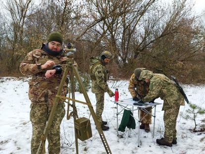 La brigada de Ivan Polozk y Olha Svyrydova entrena el 29 de enero, a las afueras de Kiev.