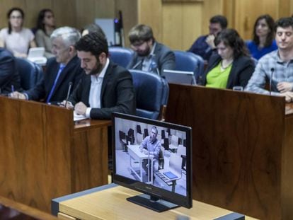 Granados, en la pantalla de la videoconferencia con la prisi&oacute;n de Estremera.