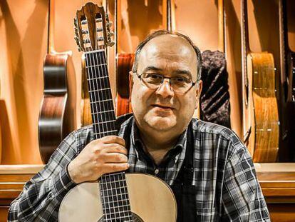 El lutier Vicente Carrillo. 