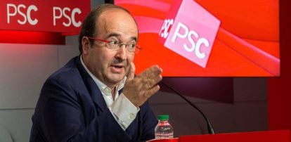 El l&iacute;der del PSC, Miquel Iceta, durante una rueda de prensa en la sede del partido en Barcelona. 