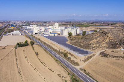 Planta fotovoltaica de Agropienso en Esplús, Huesca.