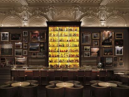 Barra de Berners Tavern, en el hotel London Edition, en Londres.