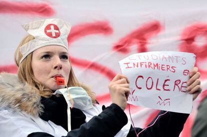 Protesta de estudiantes de enfermería en Lille (Francia).