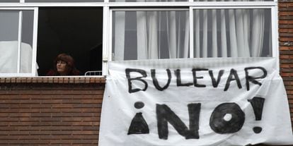 Una pacarta en contra del bulevar, en el barrio Gamonal.