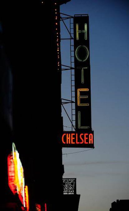 El antiguo neón del mítico Chelsea Hotel de Nueva York en una imagen de enero de 2011, año en que cerró sus puertas.