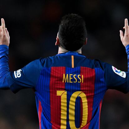 FILE: FC Barcelona announced Argentine player Lionel Messi will not continue with the club BARCELONA, SPAIN - DECEMBER 18:  Lionel Messi of FC Barcelona celebrates after scoring his team's fourth goal during the La Liga match between FC Barcelona and RCD Espanyol at the Camp Nou stadium on December 18, 2016 in Barcelona, Spain. (Photo by David Ramos/Getty Images)