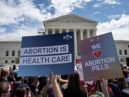 Manifestación a favor de las píldoras abortivas este viernes frente al Tribunal Supremo en Washington.