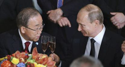 Putin brinda con Ban Ki-moon en el almuerzo oficial de la asamblea de la ONU, hoy