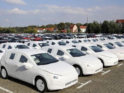 Nuevos Volkswagen Golf listos para su transporte