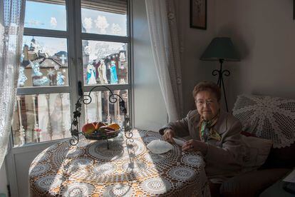 La jienense María Morales, en su domicilio, donde pasará sola las fiestas.