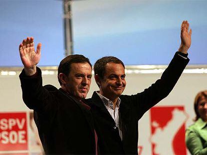 Joan Ignasi Pla y José Luis Rodríguez Zapatero, ayer, en el Palacio de Congresos de Valencia.