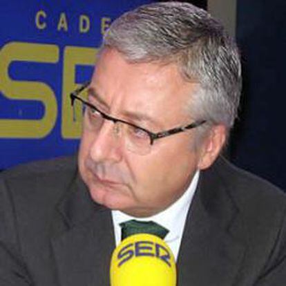 El ministro de Fomento, José Blanco, en la Cadena SER