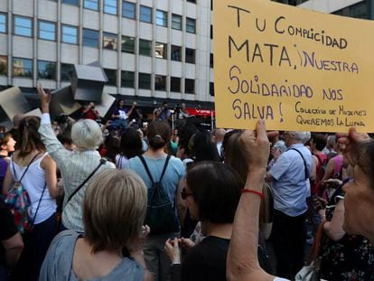 Concentración en Madrid por la mujer que se suicidó este mes de mayo tras la difusión de sus vídeos íntimos.