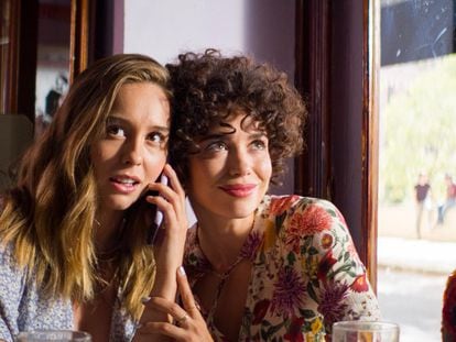 Paula Usero y Carol Rovira, en la segunda temporada de '#Luimelia'.