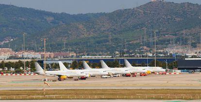 Aviones estacionados en el aeropuerto de El Prat.