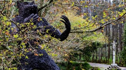 Escultura de Vákner que firma Cándido Pazos y que será inaugurada el día 28 de mayo en Marco do Couto (Dumbría, A Coruña).