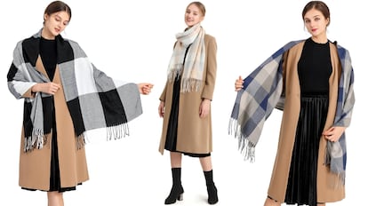 El modelo de pashmina que se muestra en la imagen es imitación al tejido de cachemira.