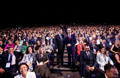 
Caixabank ha reunido este jueves a más de 2.000 profesionales de la entidad en su Convención Anual de Directivos 2022, presidida por el presidente de Caixabank, José Ignacio Goirigolzarri, y el consejero delegado, Gonzalo Gortázar.
