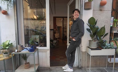 Elena Páez, owner of Planthae, in her shop in Madrid.