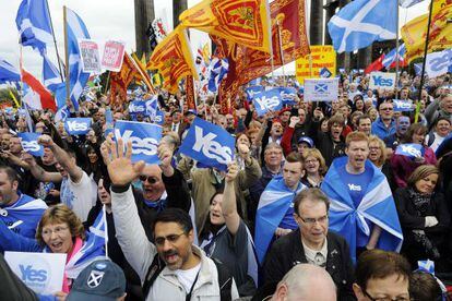 Manifestantes en favor de la independencia de Escocia, el pasado septiembre en Edimburgo.  