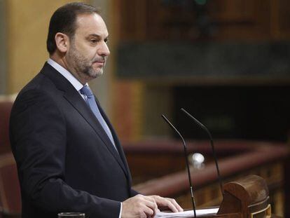 El ministro de Fomento, José Luis Ábalos, este martes en el Congreso.