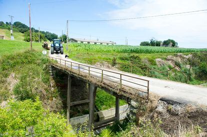 Puente en Serdio (Cantabria) origen del incidente entre los vecinos y la Guardia Civil.