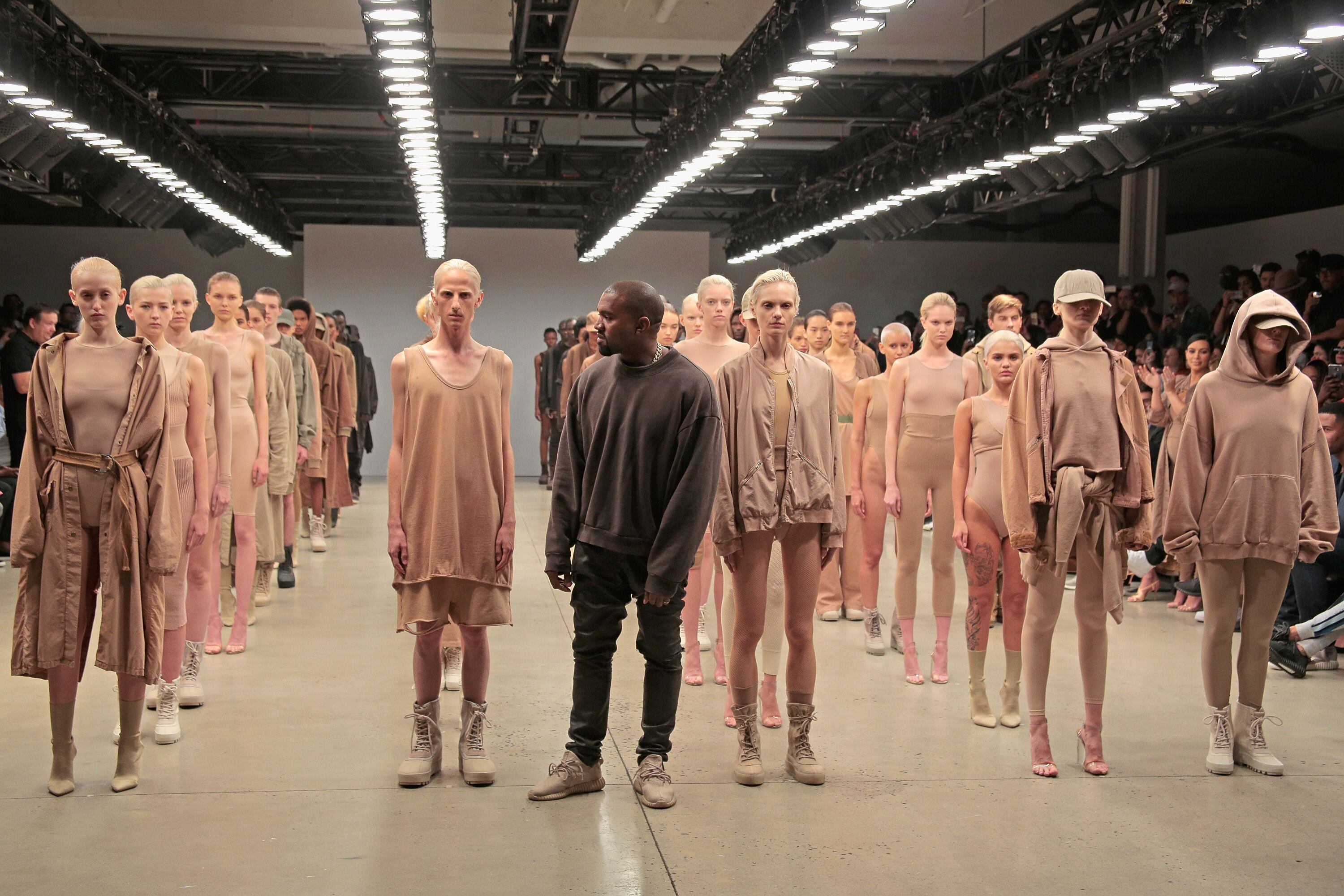 El rapero y productor Kanye West, en una de las presentaciones de su marca de ropa, Yeezy, en 2015.