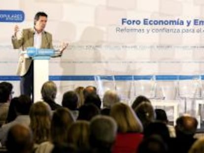 El ministro de Industria, Energ&iacute;a y Turismo, Jos&eacute; Manuel Soria, particip&oacute; hoy en el foro sobre econom&iacute;a y empleo titulado &quot;