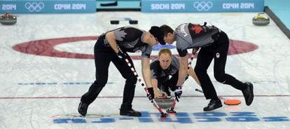 Los participantes canadienses en curling.
